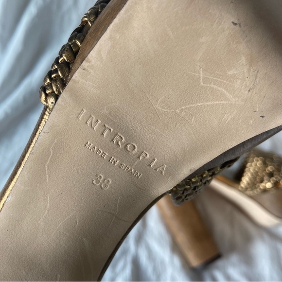 Intropia Metallic Gold Woven Leather Heels - Picture 2 of 12